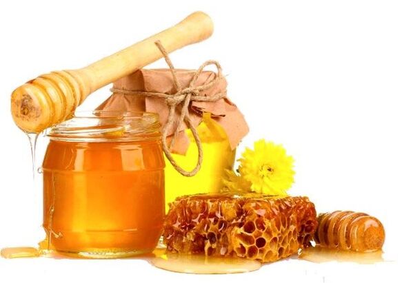 Honey in a man's daily diet helps increase potency